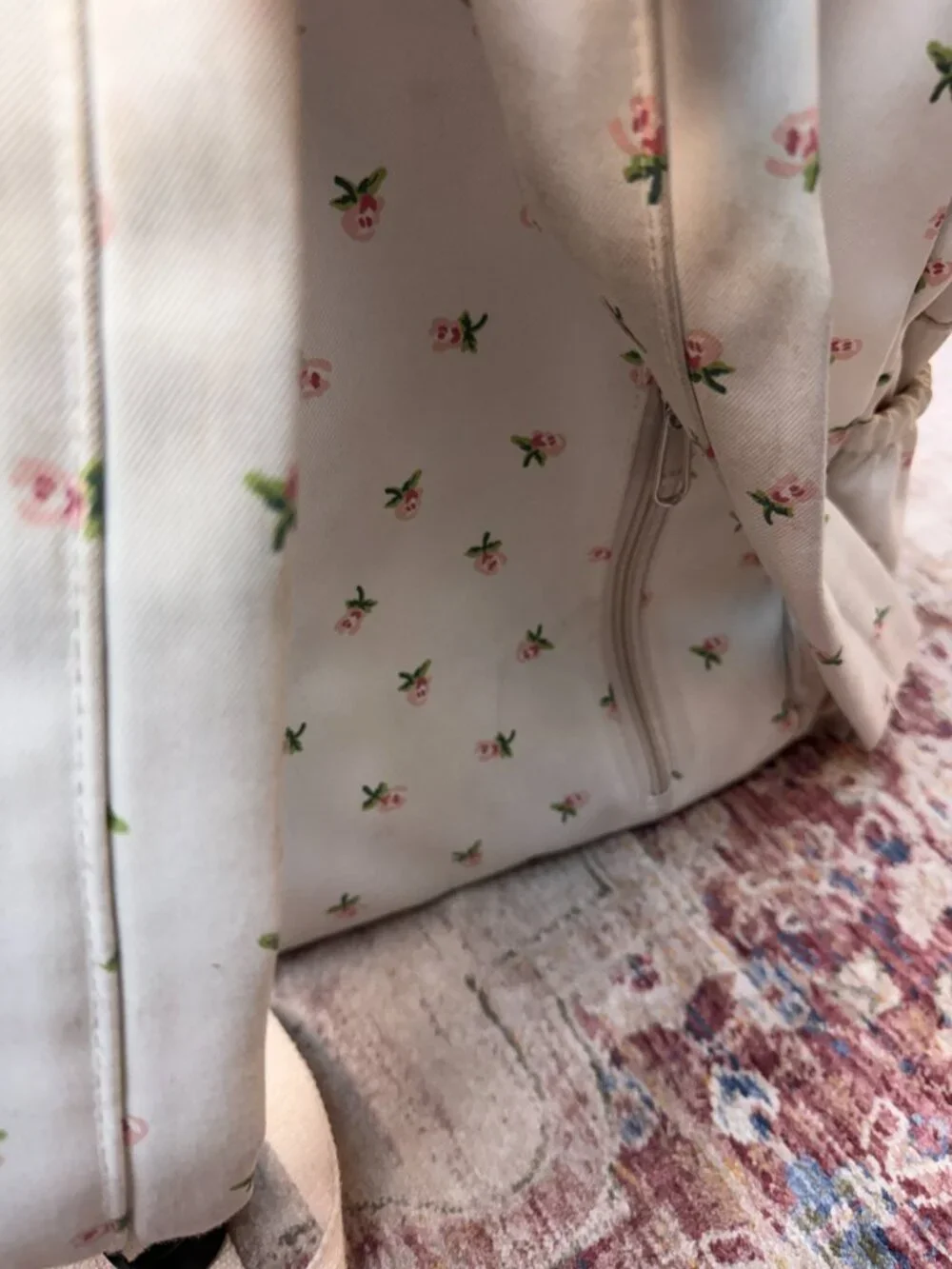Kids Girls Kaobio-White Floral Backpack In Very Good Shape!!